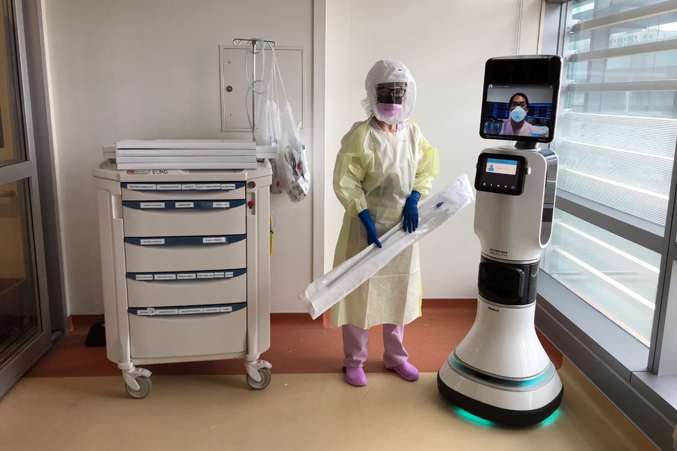 الروبوتات تساعد الطواقم الطبية